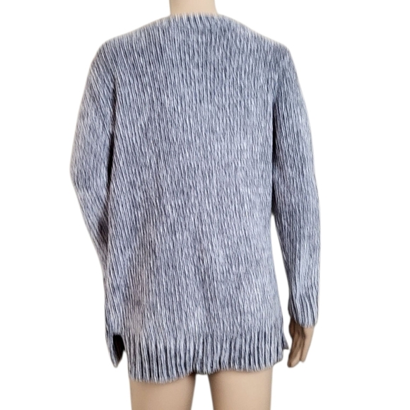 Orvis Women's Soft Cozy Chenille V-Neck Sweater Gray - Picture 4 of 5